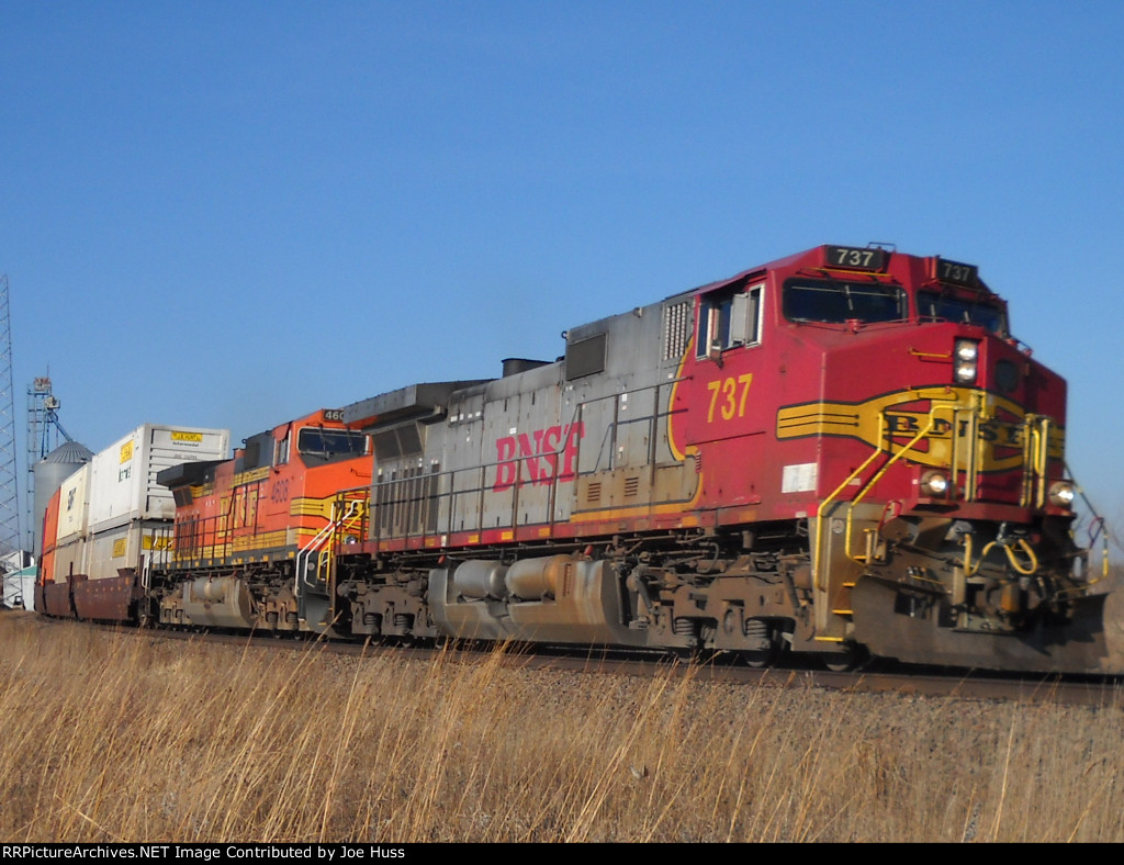 BNSF 737 East